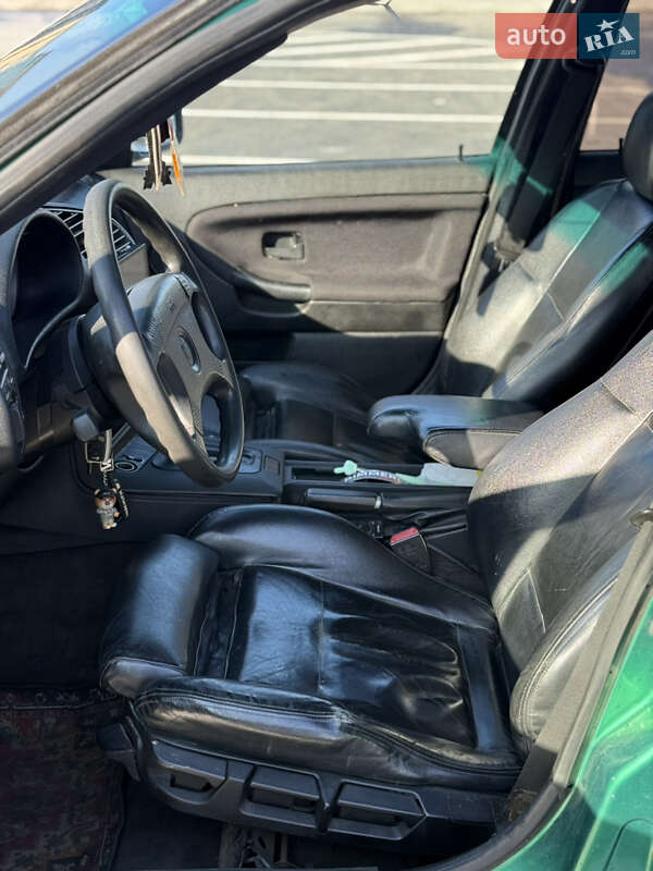 Седан BMW 3 Series 1994 в Ровно