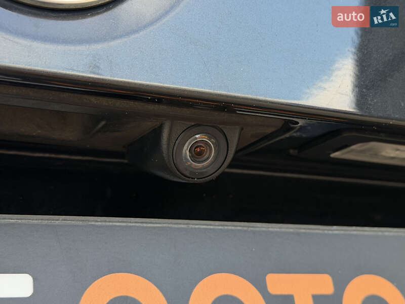 Седан BMW 3 Series 2015 в Шептицькому