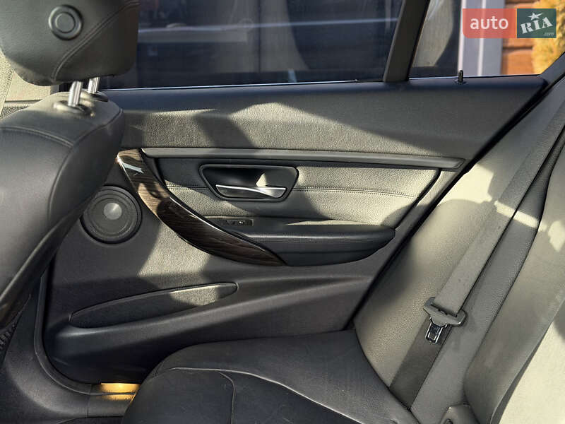 Седан BMW 3 Series 2015 в Шептицькому