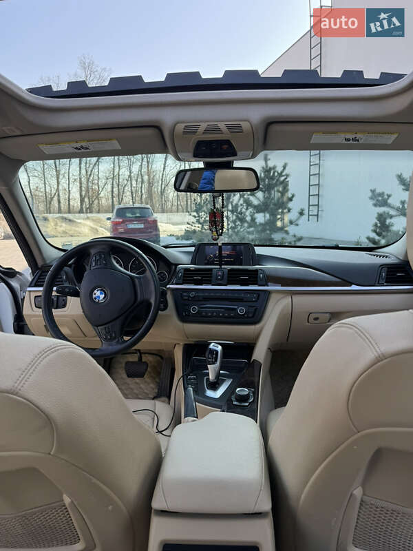 Седан BMW 3 Series 2015 в Луцке