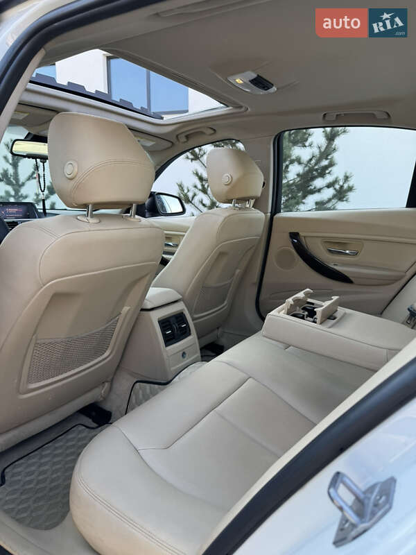 Седан BMW 3 Series 2015 в Луцке