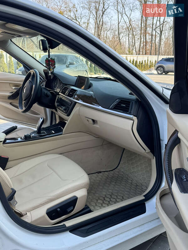 Седан BMW 3 Series 2015 в Луцке