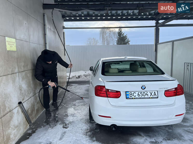 Седан BMW 3 Series 2015 в Луцке