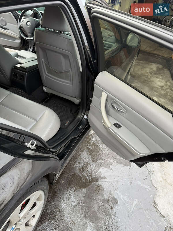 Универсал BMW 3 Series 2010 в Киеве