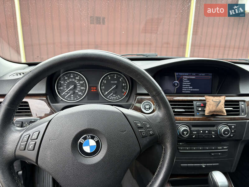 Седан BMW 3 Series 2009 в Одессе