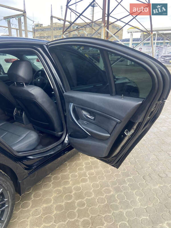 Седан BMW 3 Series 2013 в Черновцах фото 12 Седан BMW 3 Series 2013 в Черновцах