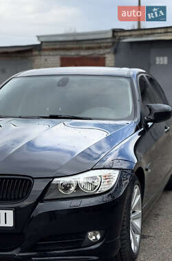 Седан BMW 3 Series 2011 в Николаеве