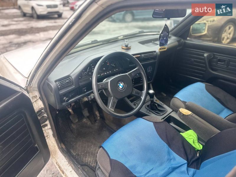 Седан BMW 3 Series 1986 в Харькове
