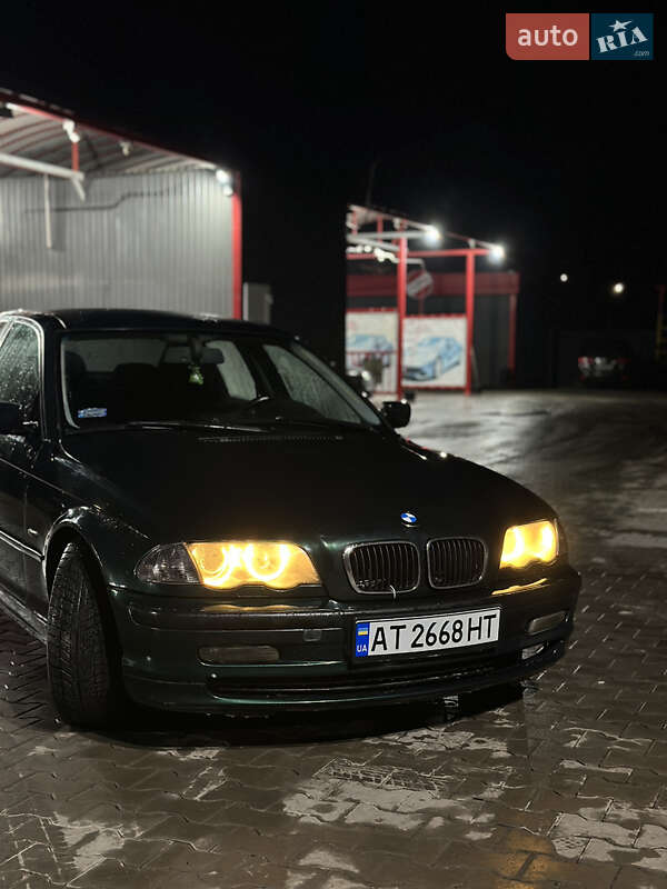 Седан BMW 3 Series 2000 в Черновцах