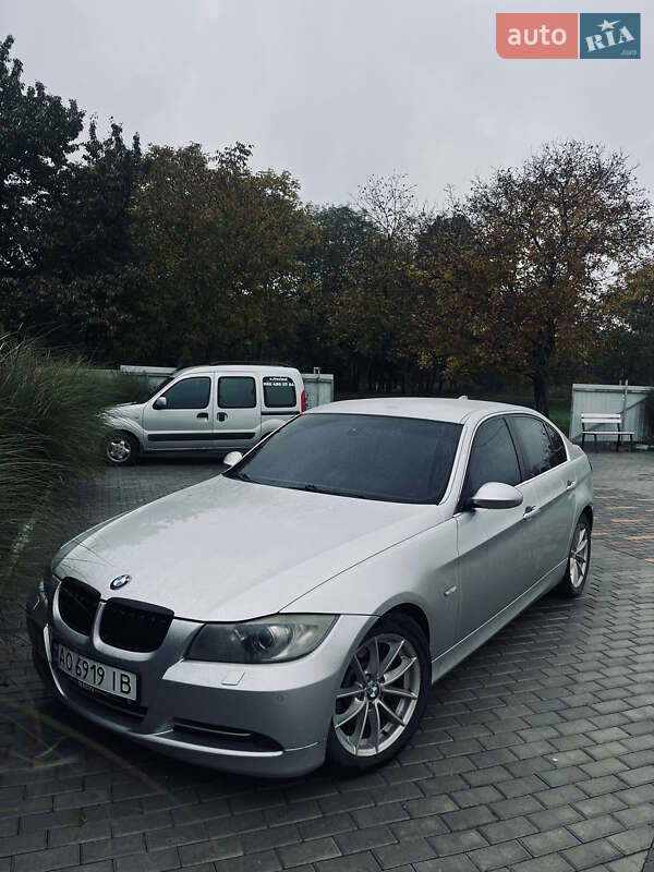 Седан BMW 3 Series 2006 в Ужгороде