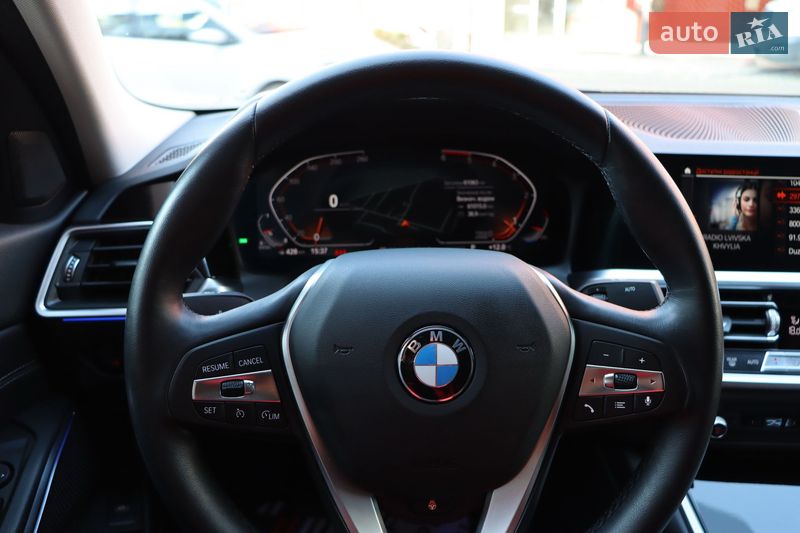Седан BMW 3 Series 2022 в Львове