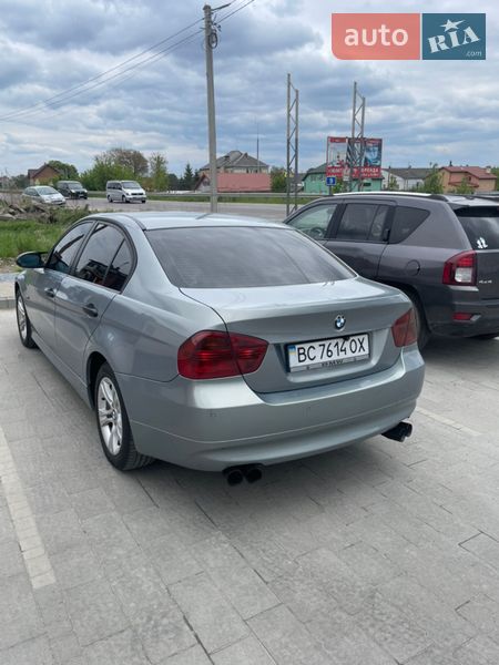Седан BMW 3 Series 2005 в Львове