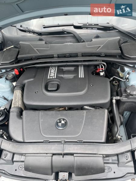 Седан BMW 3 Series 2005 в Львове