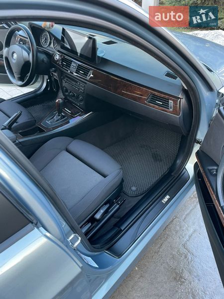 Седан BMW 3 Series 2005 в Львове