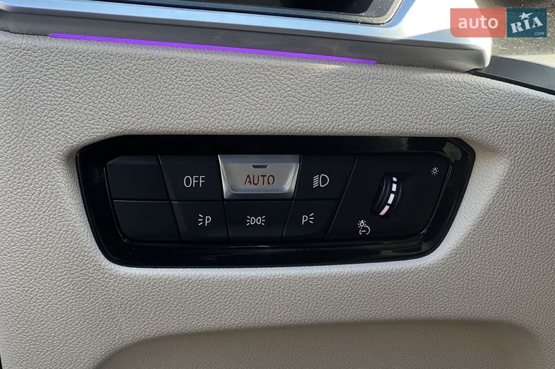 Седан BMW 3 Series 2022 в Львове