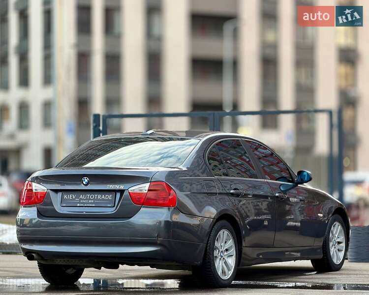 Седан BMW 3 Series 2005 в Киеве