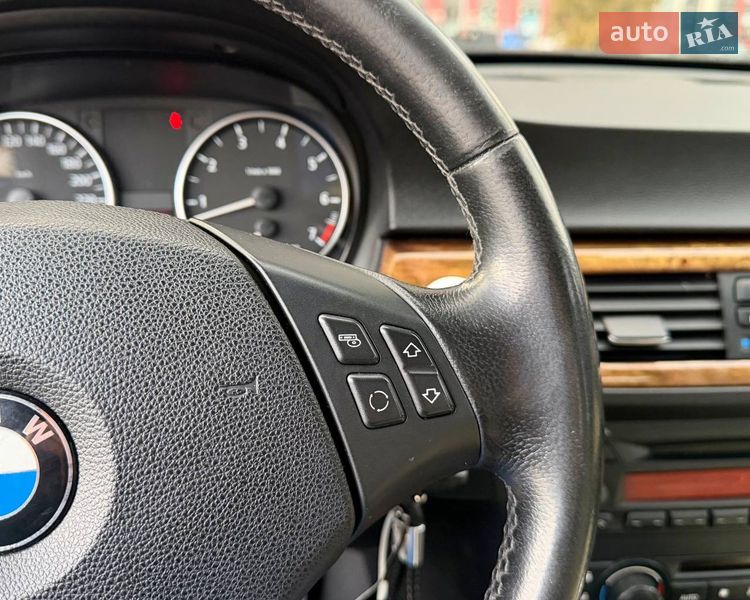 Седан BMW 3 Series 2005 в Киеве