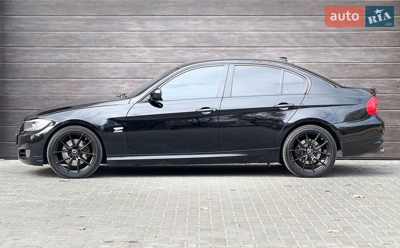 Седан BMW 3 Series 2011 в Николаеве