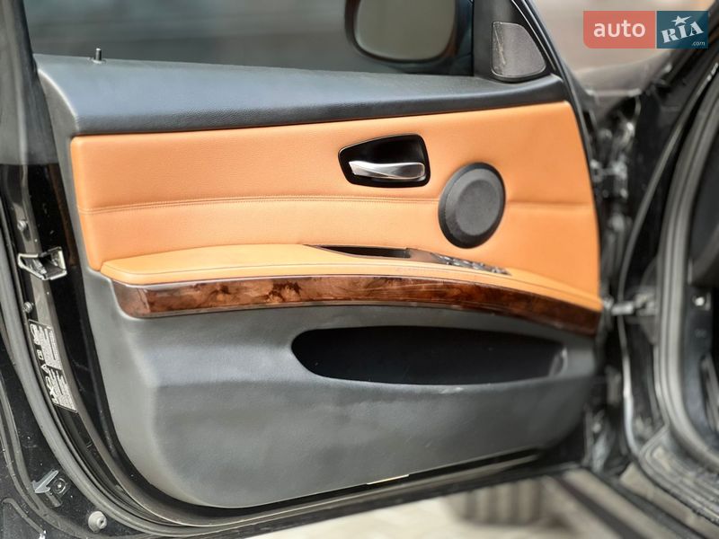 Седан BMW 3 Series 2011 в Николаеве