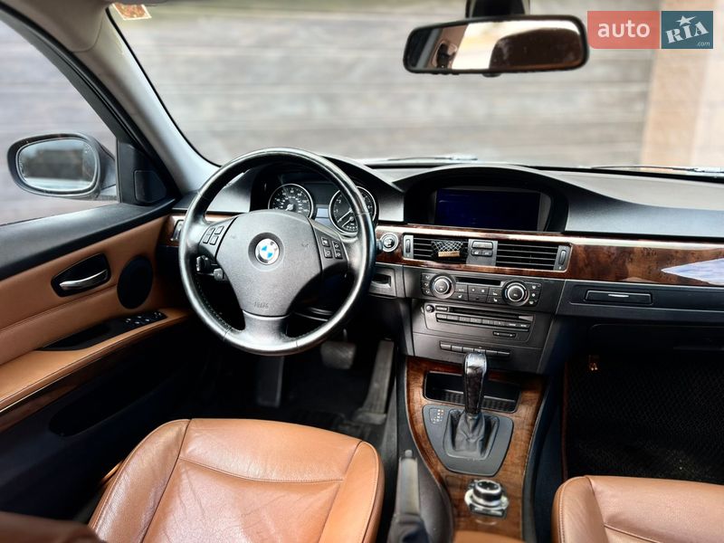 Седан BMW 3 Series 2011 в Николаеве