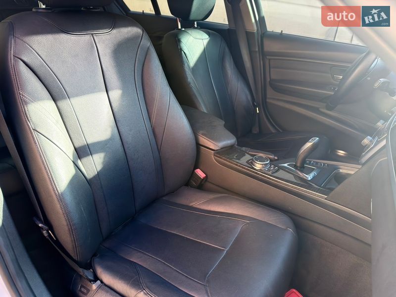 Седан BMW 3 Series 2015 в Луцке