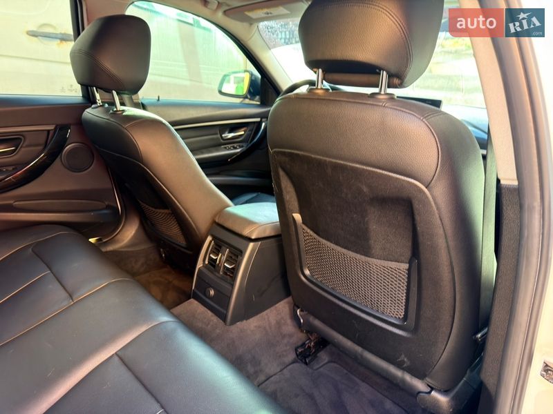 Седан BMW 3 Series 2015 в Луцке