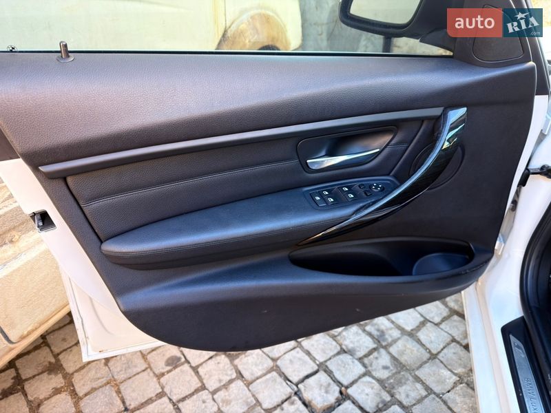 Седан BMW 3 Series 2015 в Луцке