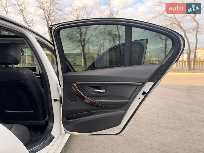 Седан BMW 3 Series 2016 в Одессе