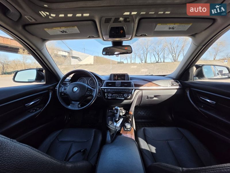 Седан BMW 3 Series 2016 в Киеве