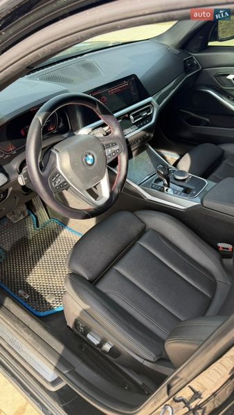 Седан BMW 3 Series 2019 в Львове