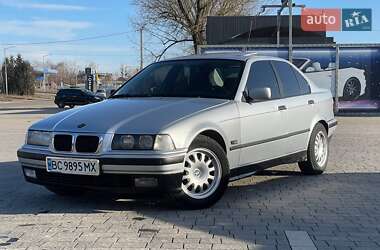 Седан BMW 3 Series 1995 в Самборе