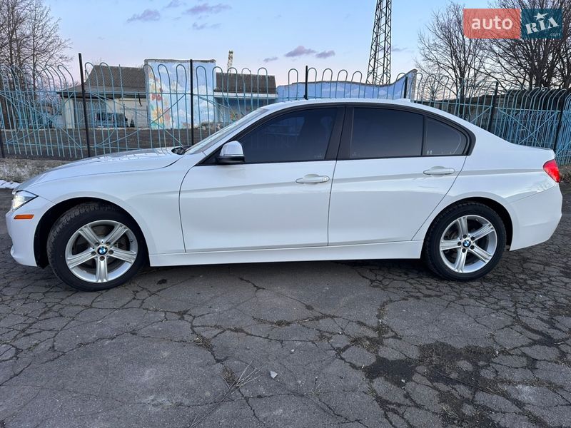 Седан BMW 3 Series 2015 в Новоднестровске
