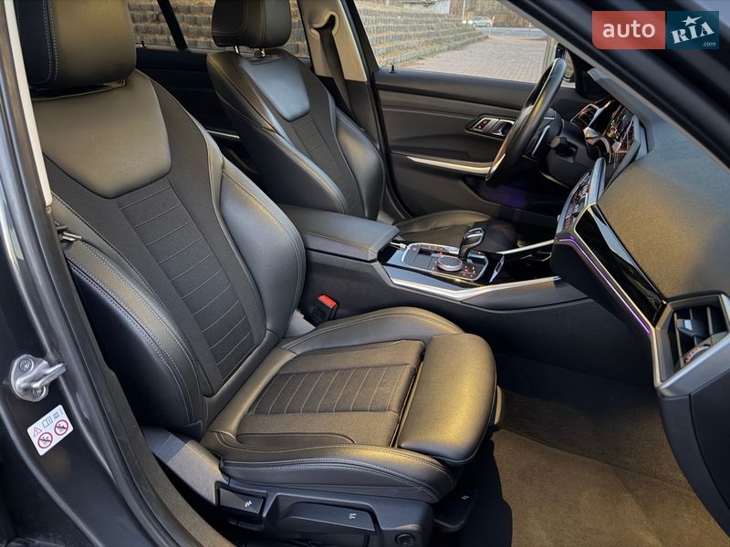 Седан BMW 3 Series 2019 в Киеве