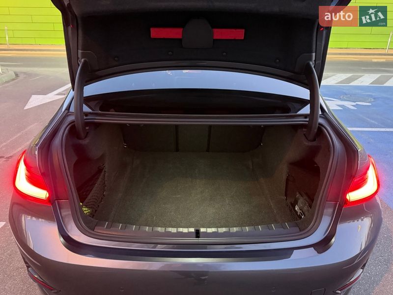 Седан BMW 3 Series 2019 в Киеве