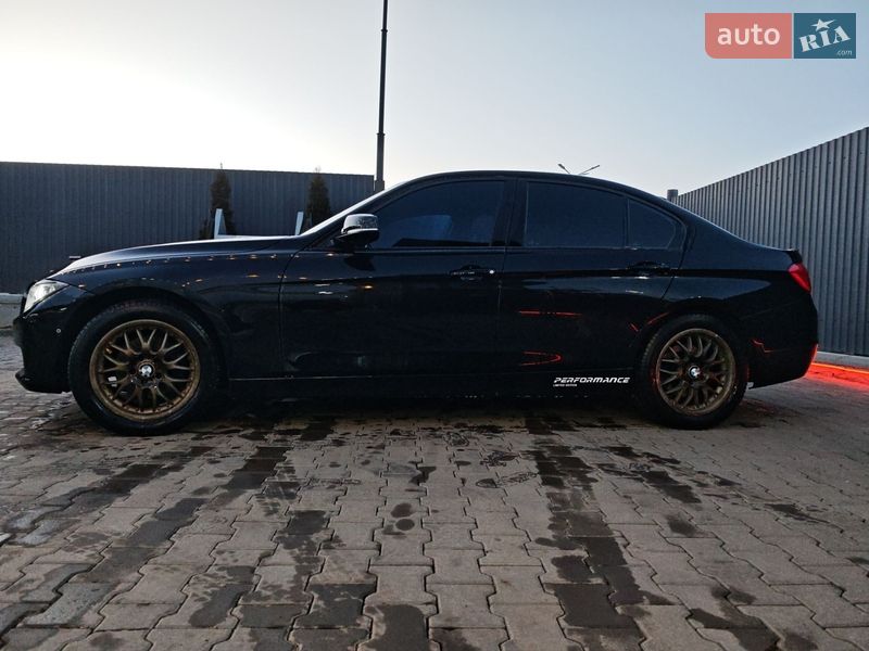 Седан BMW 3 Series 2014 в Черновцах