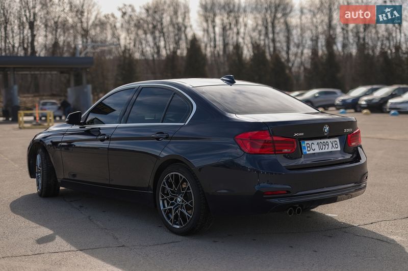 Седан BMW 3 Series 2016 в Львове