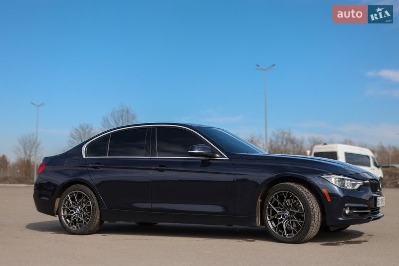 Седан BMW 3 Series 2016 в Львове