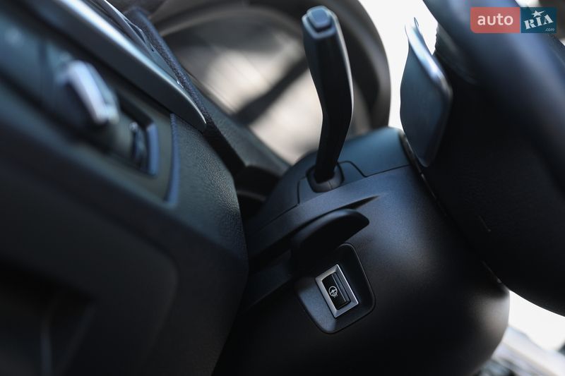 Седан BMW 3 Series 2016 в Львове