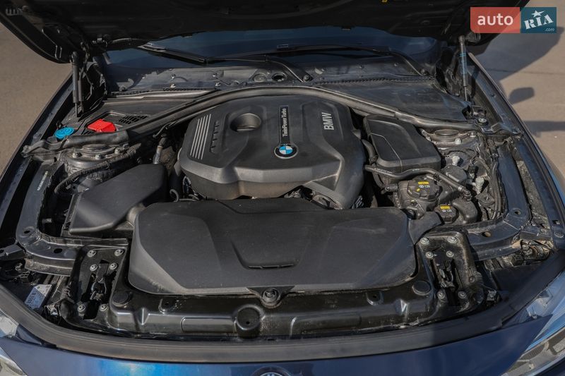 Седан BMW 3 Series 2016 в Львове