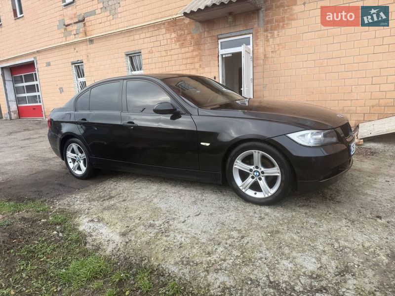 Седан BMW 3 Series 2005 в Пирятині