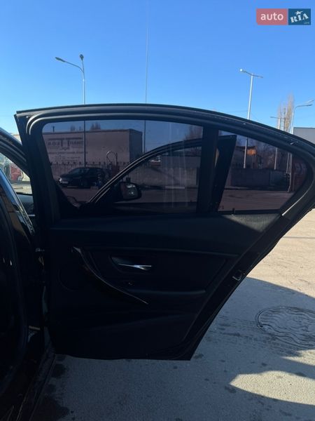 Седан BMW 3 Series 2016 в Киеве