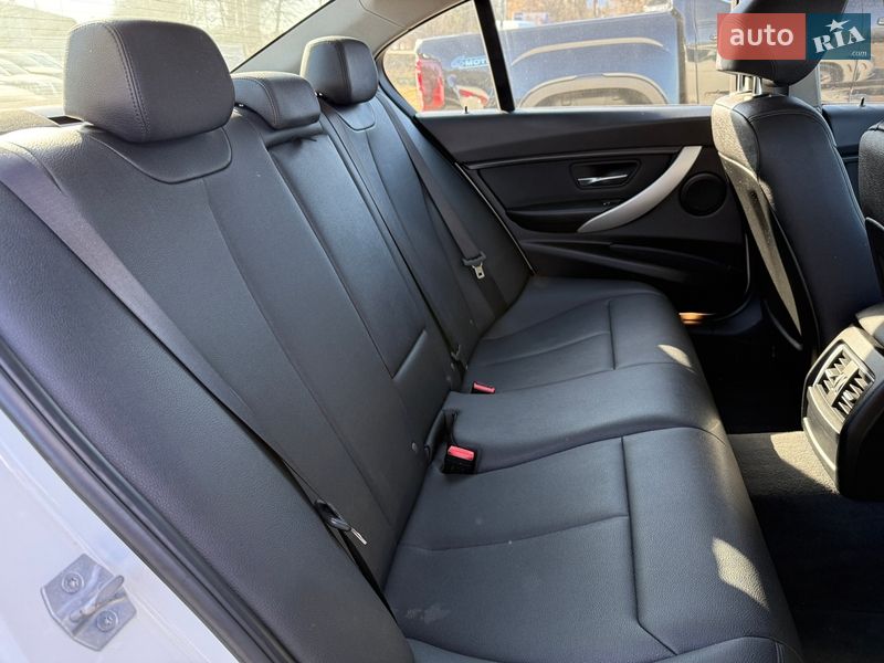 Седан BMW 3 Series 2018 в Житомире