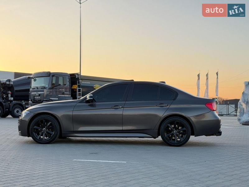 Седан BMW 3 Series 2013 в Черновцах