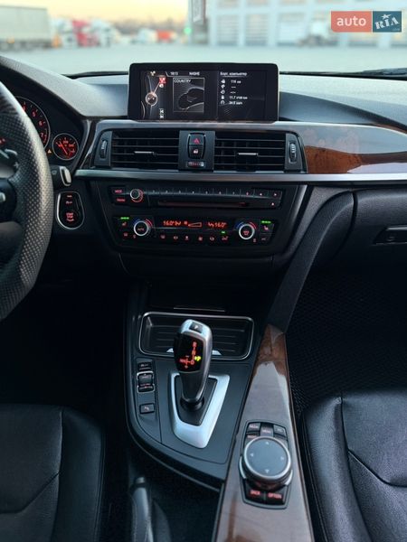 Седан BMW 3 Series 2013 в Черновцах