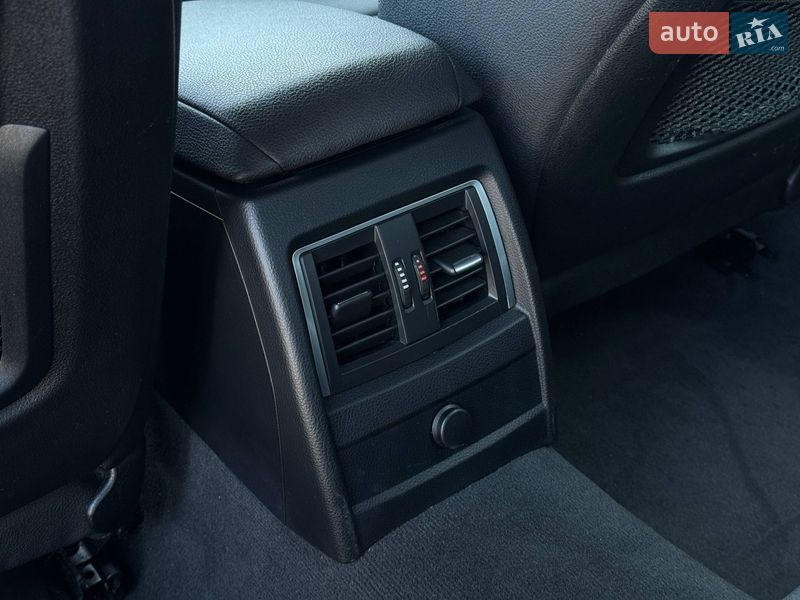 Седан BMW 3 Series 2017 в Ровно