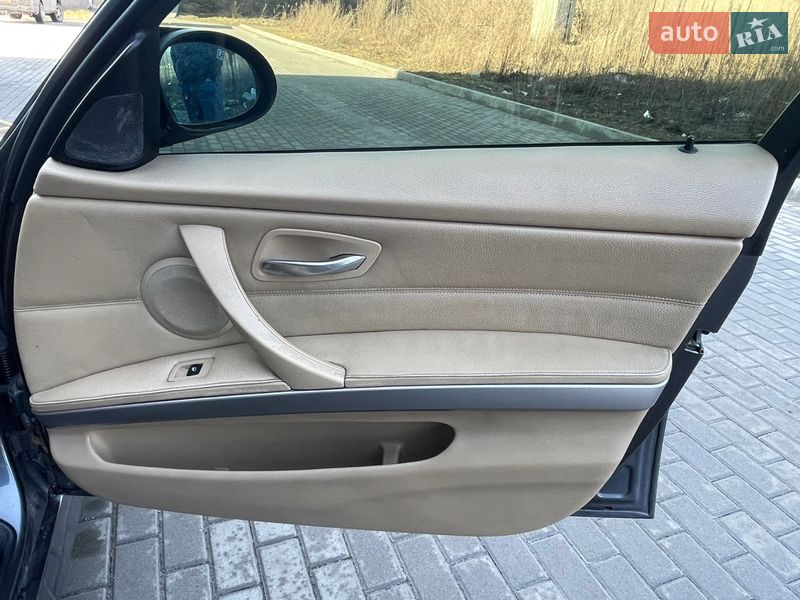 Седан BMW 3 Series 2005 в Ровно