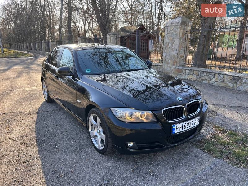 Седан BMW 3 Series 2010 в Одессе