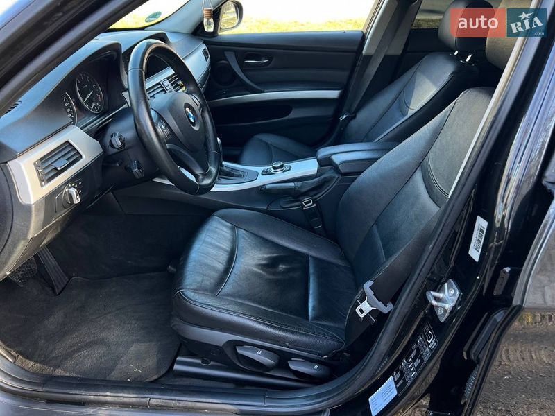 Седан BMW 3 Series 2010 в Одессе