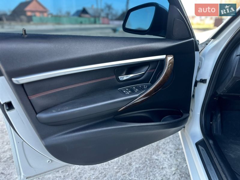 Седан BMW 3 Series 2015 в Ровно фото 27 Седан BMW 3 Series 2015 в Ровно