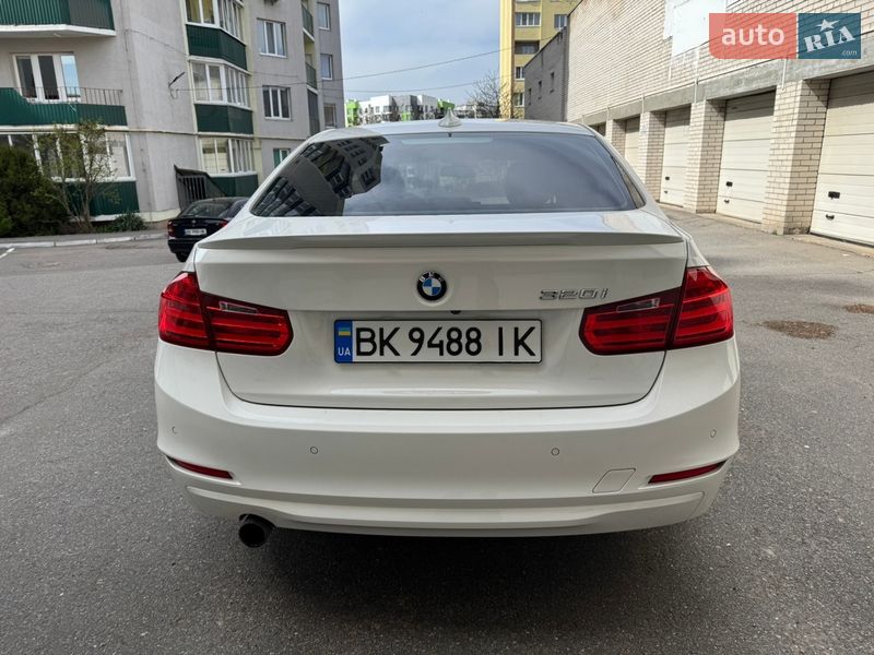 Седан BMW 3 Series 2013 в Ровно